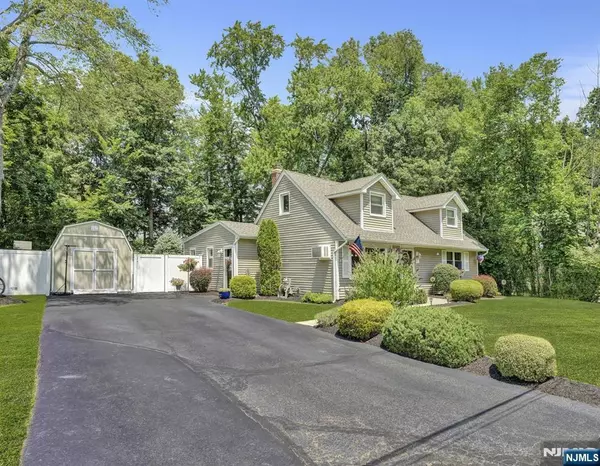 Wayne, NJ 07470,25 Ferndale RD