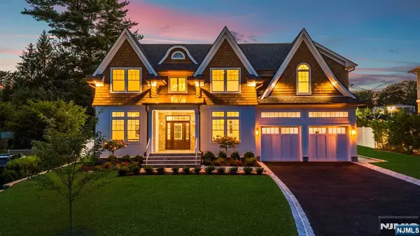 229 Bogert PL, Paramus, NJ 07652