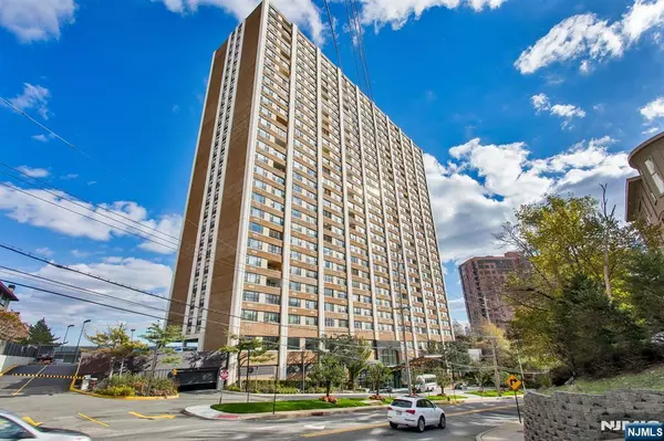 250 Gorge RD #22 K, Cliffside Park, NJ 07010