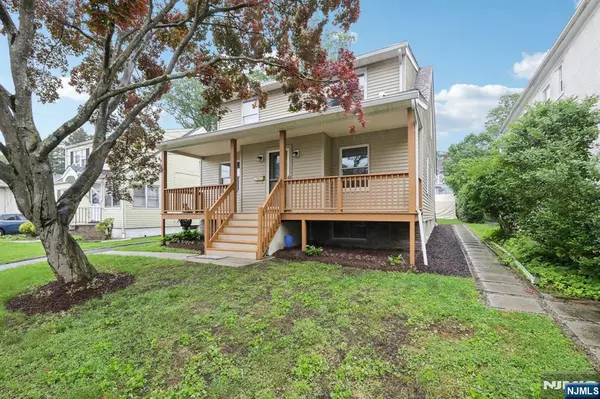 Waldwick, NJ 07463,55 Harrison AVE