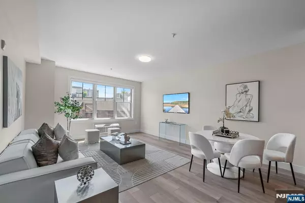 2021 Jones RD #302, Fort Lee, NJ 07024