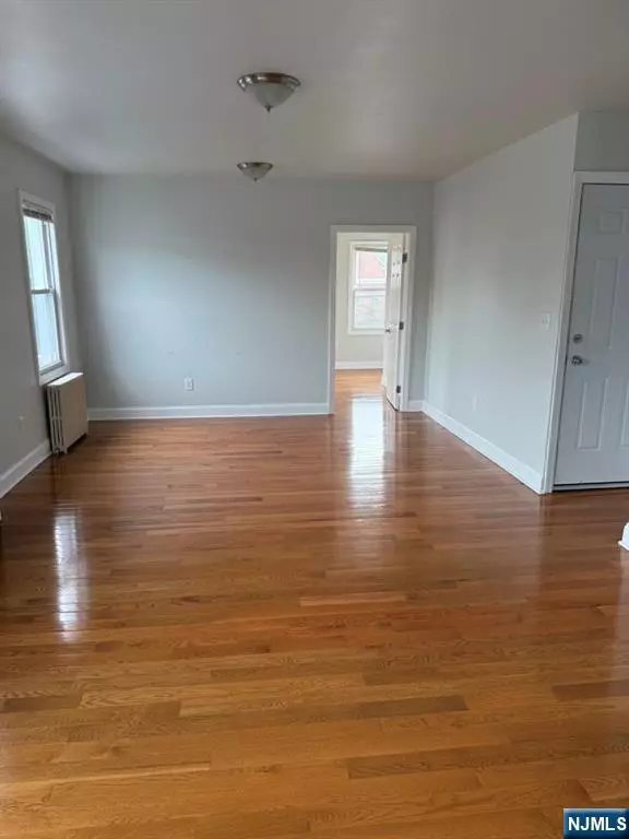 Verona, NJ 07044,25 Pine ST #27B