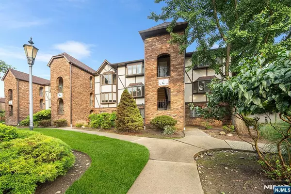 70 Hawthorne AVE, Park Ridge, NJ 07656