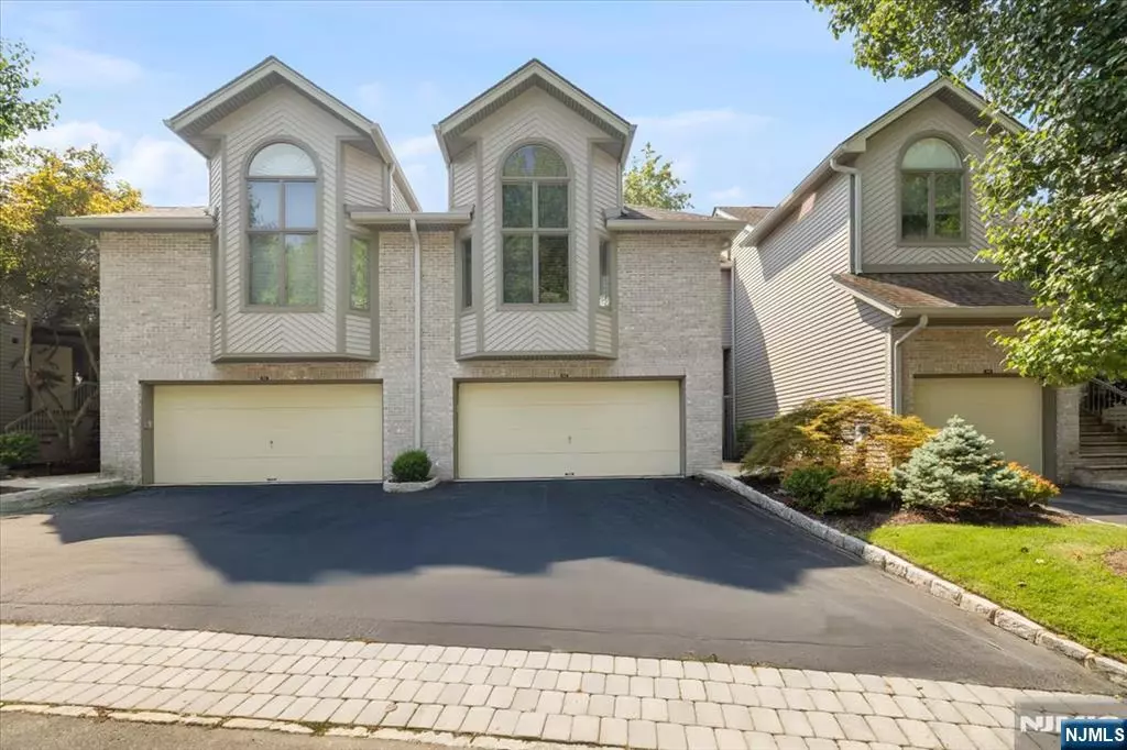 Norwood, NJ 07648,844 Hemlock CT #T169