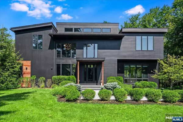 176 Edson TER, Franklin Lakes, NJ 07417