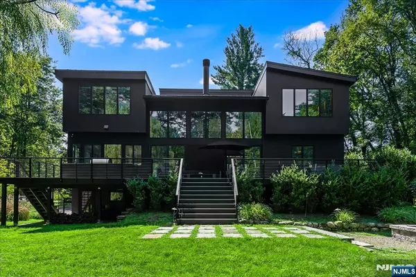 Franklin Lakes, NJ 07417,176 Edson TER