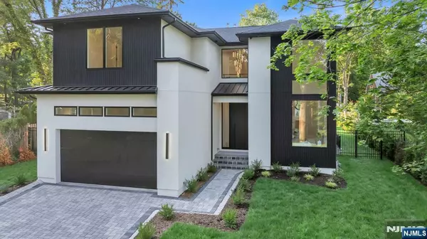 43 Oak AVE, Tenafly, NJ 07670