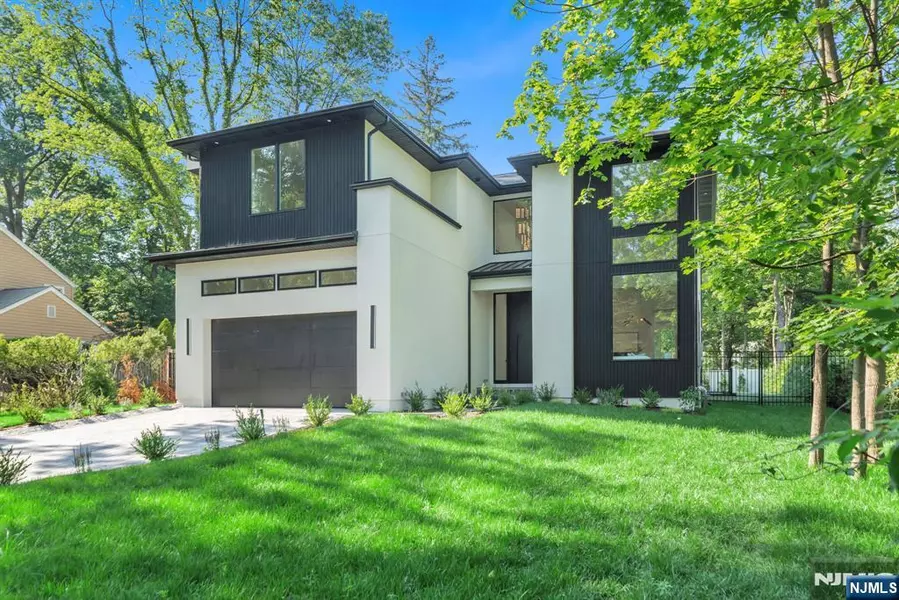 43 Oak AVE, Tenafly, NJ 07670