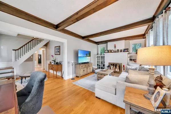 Hillsdale, NJ 07642,101 Large AVE