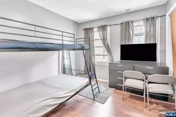 Newark, NJ 07104,121 Highland AVE