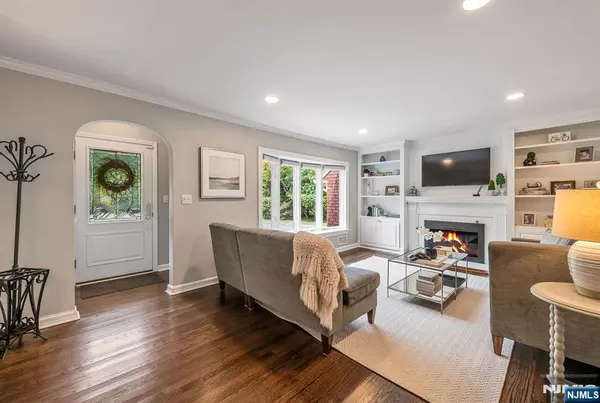 Glen Rock, NJ 07452,155 Main ST