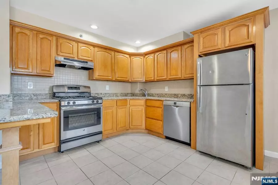179 Newark AVE #2, Jersey City, NJ 07302