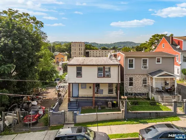 11 5th ST, Paterson, NJ 07522