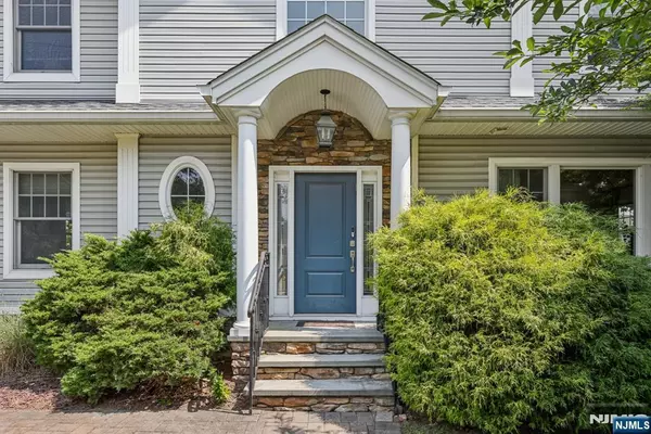 Teaneck, NJ 07666,245 Carlton TER