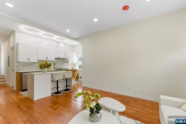 West New York, NJ 07093,6208 Jefferson ST #1