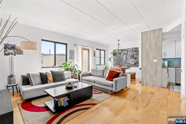 463 1st ST #5E, Hoboken, NJ 07030