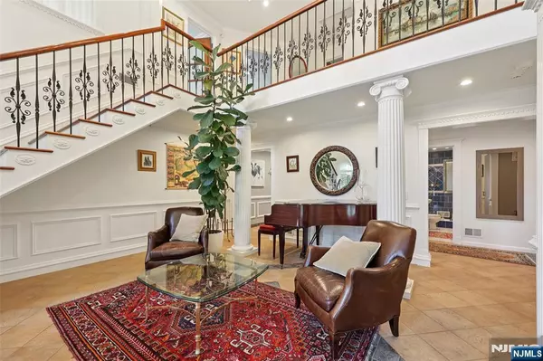 Cresskill, NJ 07626,11 New ST