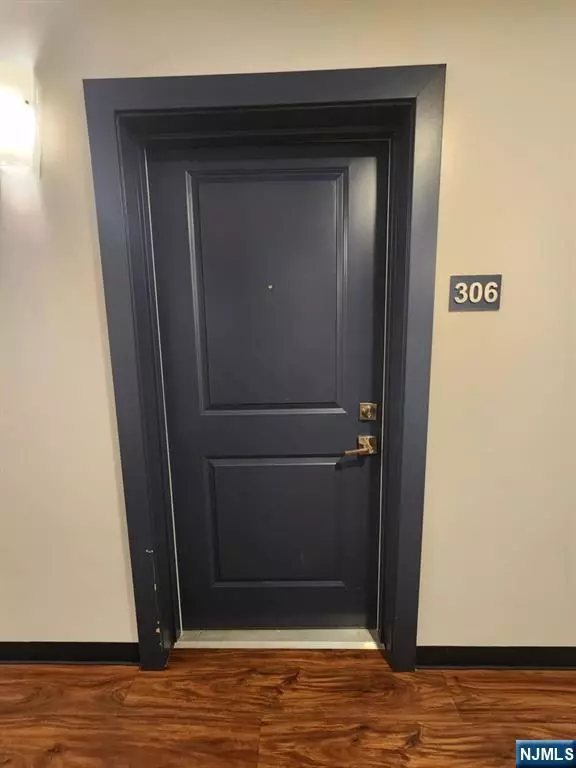 North Arlington, NJ 07031,77 Ridge #306