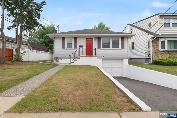 32 Pasadena AVE, Lodi, NJ 07644