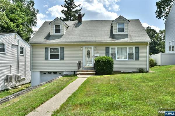 130 Manhattan AVE, Waldwick, NJ 07463