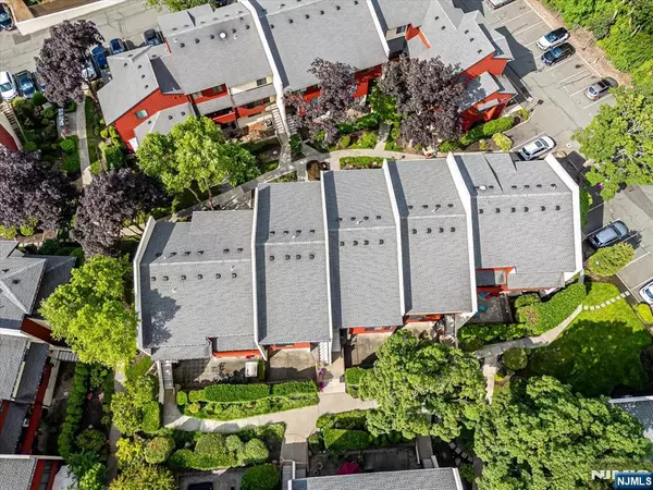 Nutley, NJ 07110,109 River RD