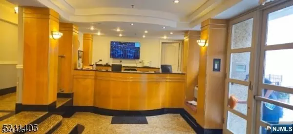 70 Munn #807, East Orange, NJ 07018