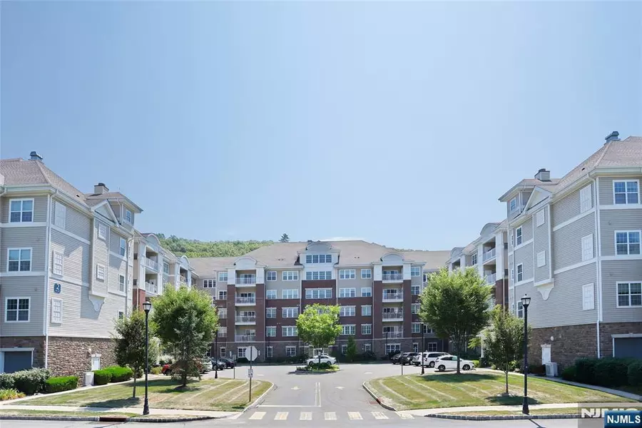 2306 Warrens WAY, Wanaque, NJ 07465