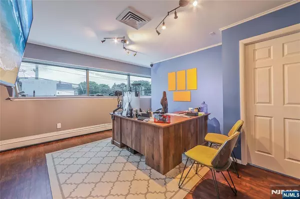 Clifton, NJ 07014,412 Main AVE #2