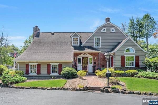 174 Paramus RD, Paramus, NJ 07652