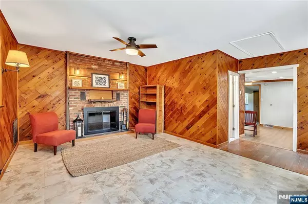 West Milford, NJ 07421,583 Shore RD
