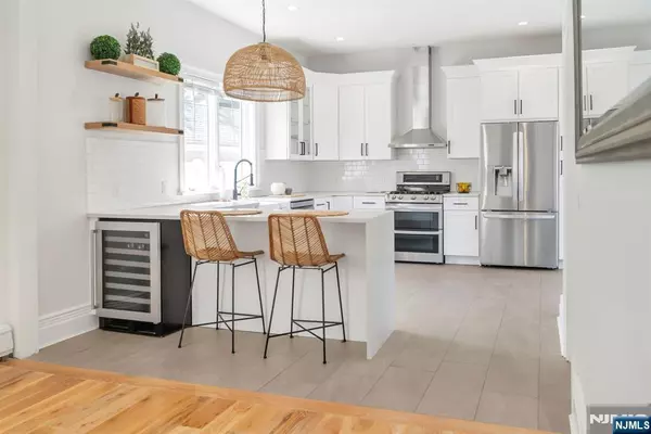 Rutherford, NJ 07070,264 Orient WAY