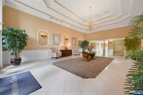 Rochelle Park, NJ 07662,175 Rochelle AVE #323