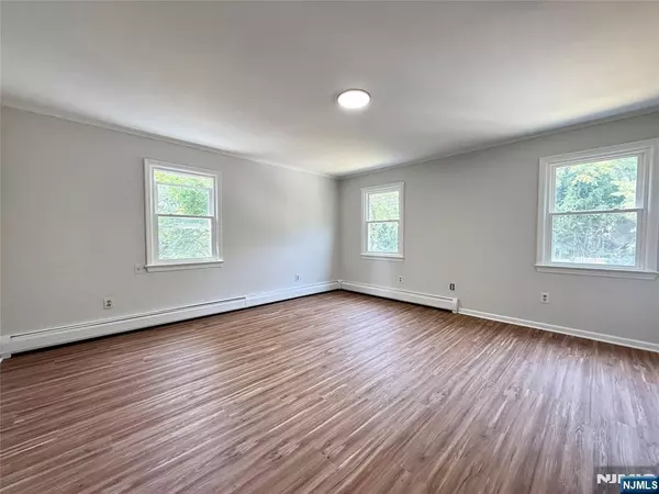 Clifton, NJ 07014,31 Paterson AVE #1