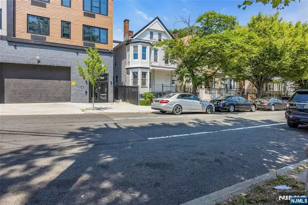 Newark, NJ 07107,168 5th ST