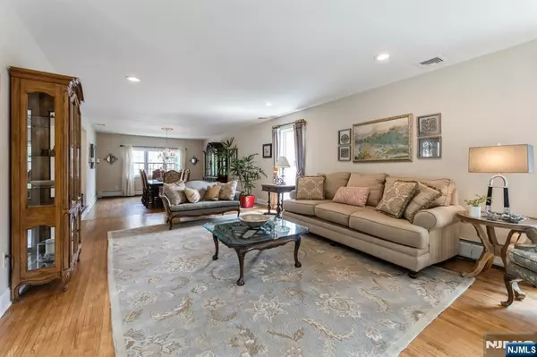 River Edge, NJ 07661,46 Eastbrook DR