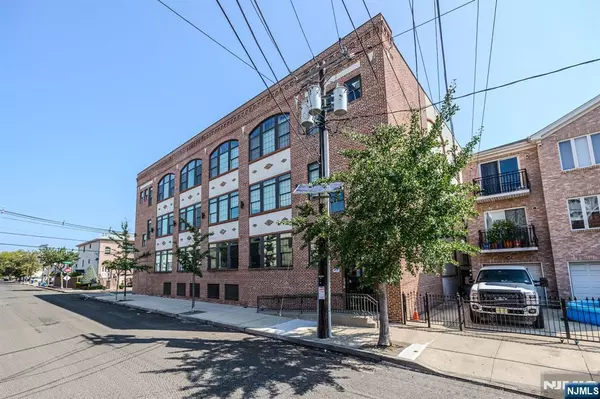 88 Saint Francis ST #3B, Newark, NJ 07105