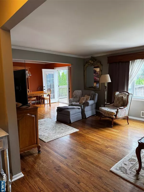 Paramus, NJ 07652,104 Trinity CT