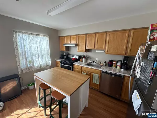 Newark, NJ 07103,272 Kinney ST #1303