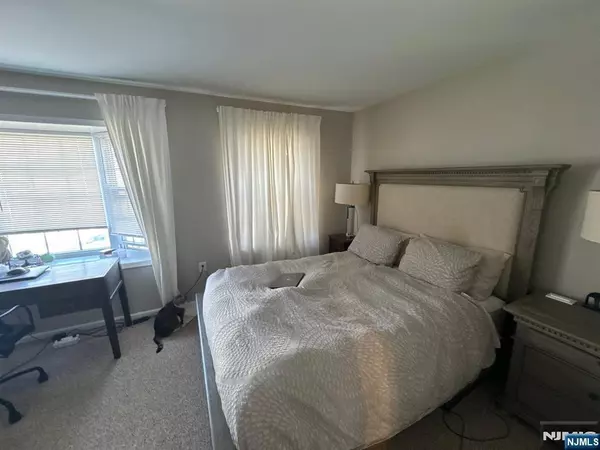 Newark, NJ 07103,272 Kinney ST #1303