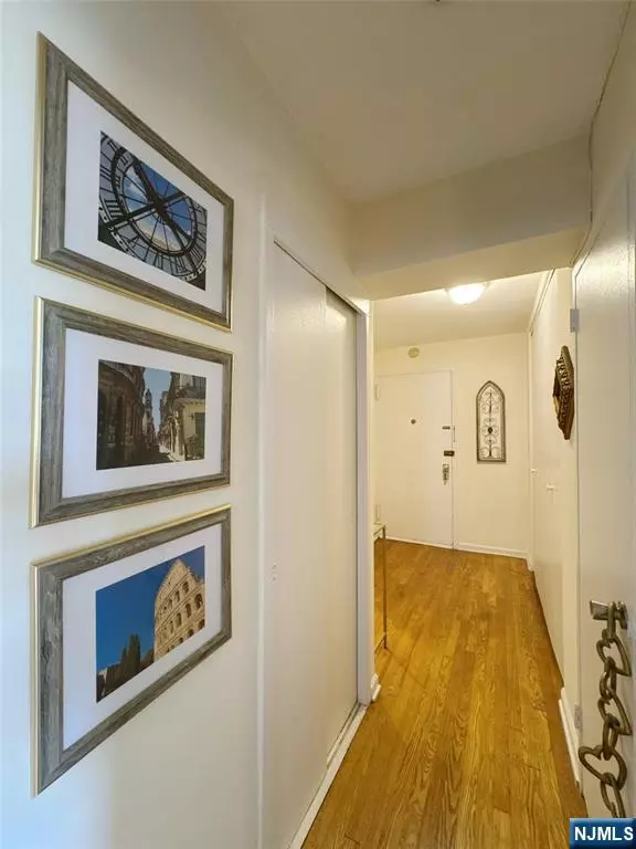 Fort Lee, NJ 07024,420 Park PL #2E