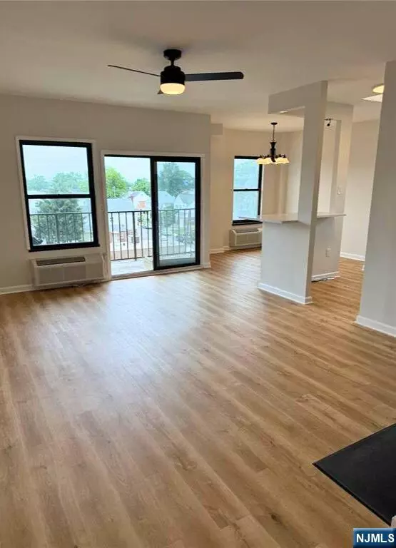 Cliffside Park, NJ 07010,584 Anderson AVE #5C