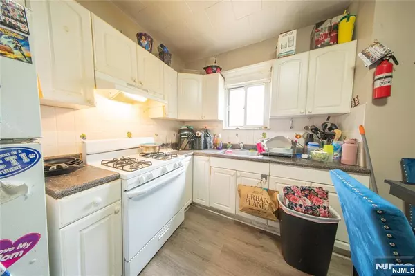 Paterson, NJ 07524,25 York ST