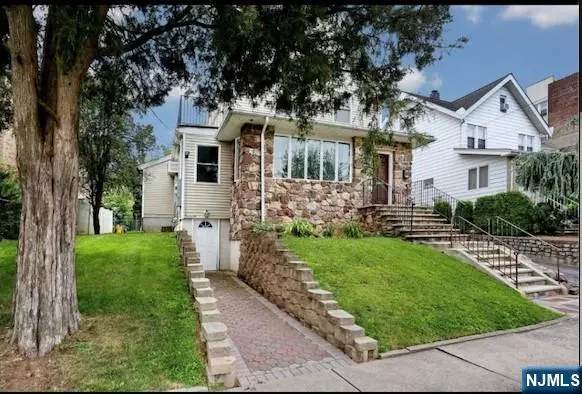 Palisades Park, NJ 07650,432 Highland AVE