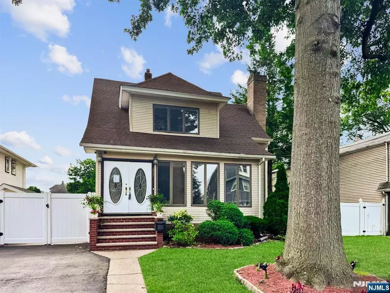 237 Elm AVE, Teaneck, NJ 07666