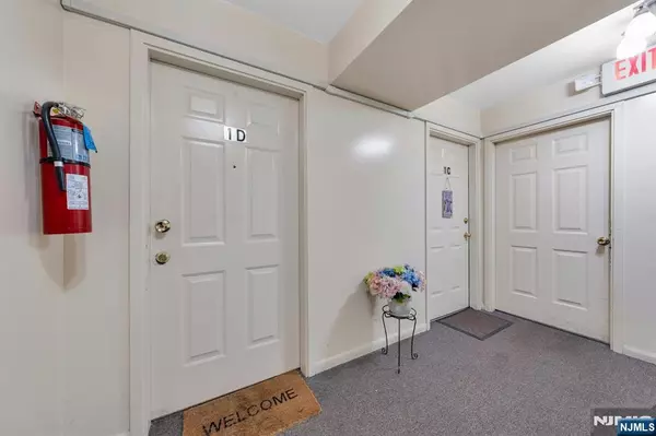 Elizabeth, NJ 07202,535-541 Bayway AVE
