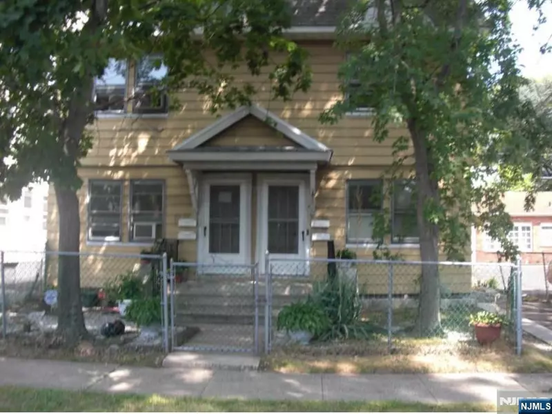 76 Long ST, East Orange, NJ 07017