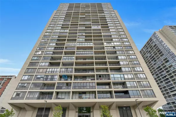 6 N Horizon RD #411, Fort Lee, NJ 07024