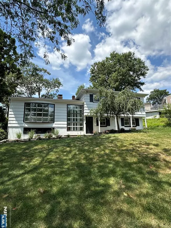 West Orange, NJ 07052,15 Korwel CIR