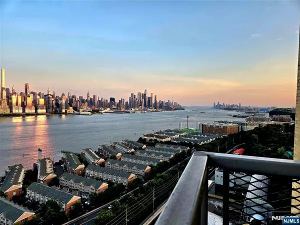 6600 Boulevard East #15D, West New York, NJ 07093