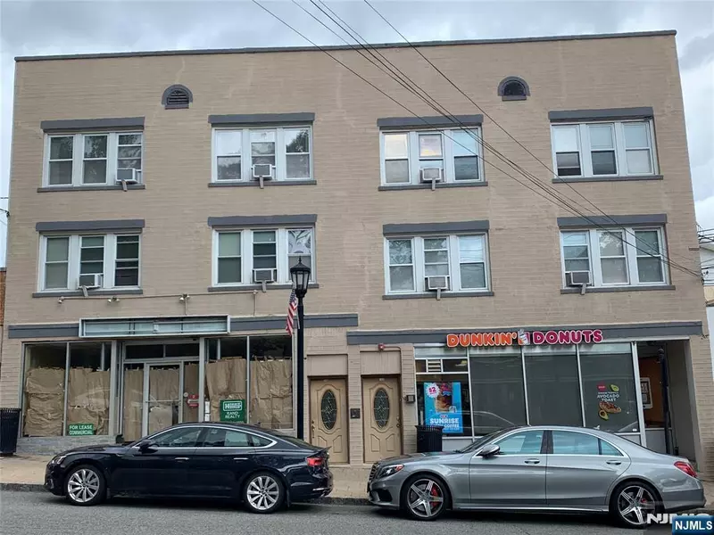 132 Hardenburgh AVE #2E, Demarest, NJ 07627
